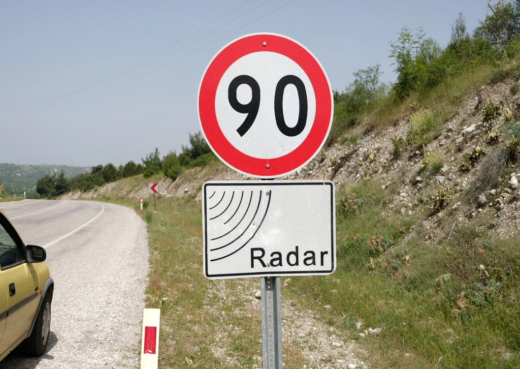 hiz-cezasi-2026-sehir-ici-ve-otoyol-limitleri