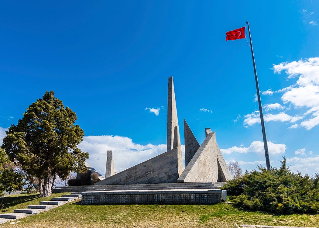 zafer-bayrami-tarihi-ve-dogal-rotalar